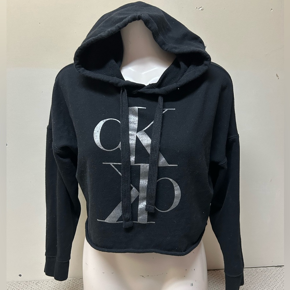 2/$30⚡️- SWEATER | Women’s Calvin Klein cropped hoodie size small